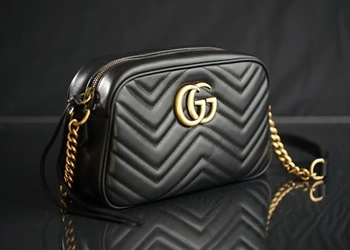 WAYOVERPRICED taška - černo zlatá